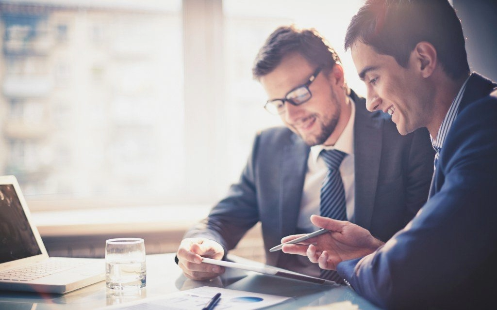 Dubai Mainland vs Free Zone Company Setup – Which is Right for You? (2025 Guide)
